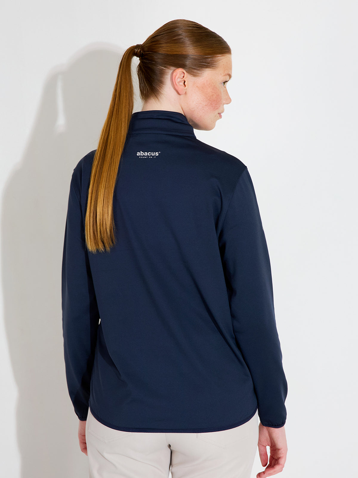 abacus Damen Cradoc Halfzip-Fleece in Navy, am Model von hinten